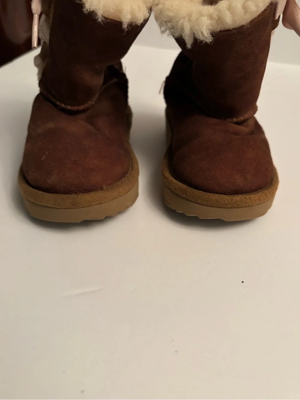 UGG Kids Chestnut Brown Suede Shearling with side bows size 6